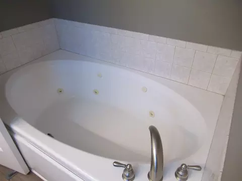 Bath - 6261 Boulder, Flushing, MI 48433 photo 2 of 4