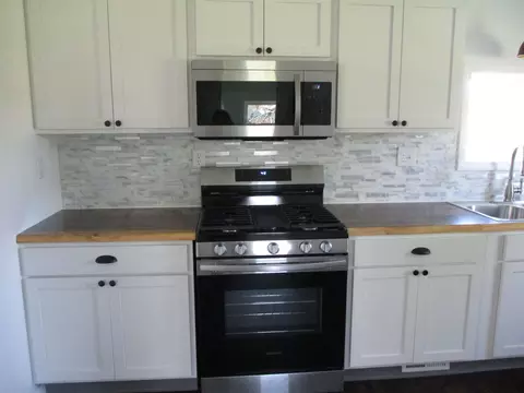 Kitchen - 205 High, Bancroft, MI 48414 photo 8 of 9