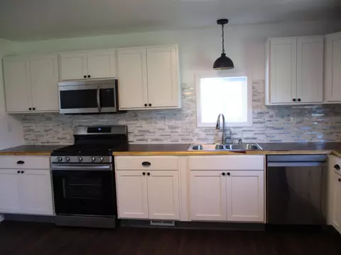 Kitchen - 205 High, Bancroft, MI 48414 photo 4 of 9