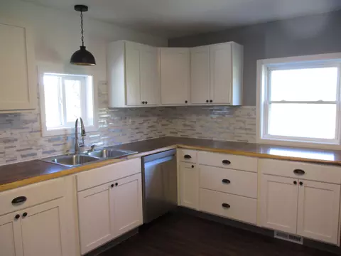 Kitchen - 205 High, Bancroft, MI 48414 photo 6 of 9