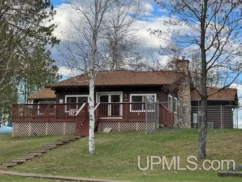 355 N Noren Lk, Gwinn, MI 49841