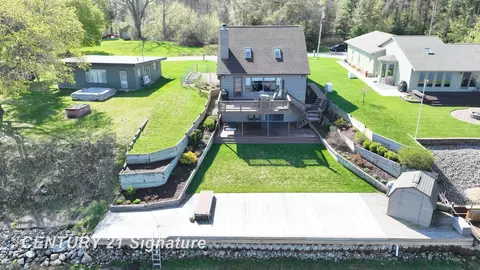 451 E Richmond, Hope, MI 48628