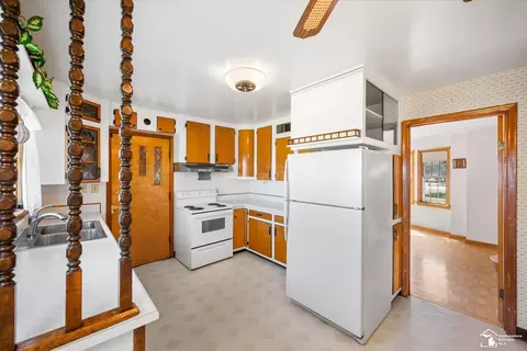 534 E Sterns, Temperance, MI 48182 photo 20