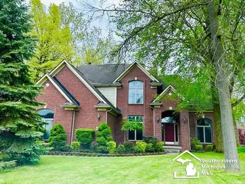 26485 Silver Crk, Flat Rock, MI 48134
