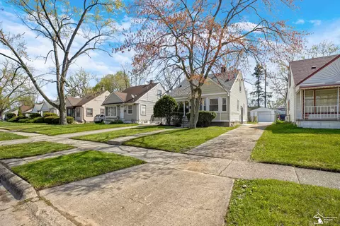 19716 Blackstone, Detroit, MI 48219