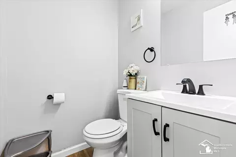 Bath - 16183 Harrison, Romulus, MI 48174 photo 1 of 3