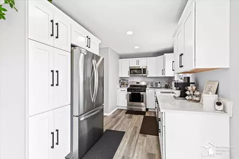 Kitchen - 16183 Harrison, Romulus, MI 48174 photo 1 of 3