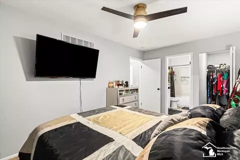 Bedroom - 16183 Harrison, Romulus, MI 48174 photo 2 of 4