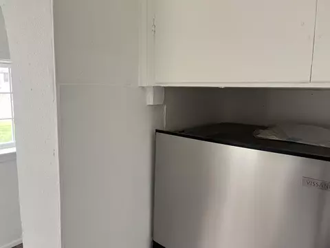Kitchen - 267 E Oak, Harrison, MI 48625 photo 3 of 3
