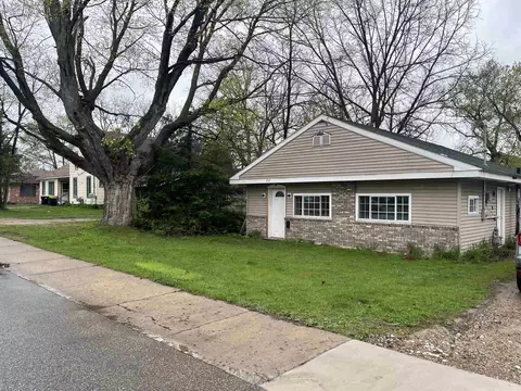 267 E Oak, Harrison, MI 48625