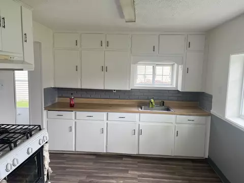 Kitchen - 267 E Oak, Harrison, MI 48625 photo 1 of 3