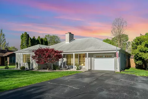 3205 W Nelson, Midland, MI 48640