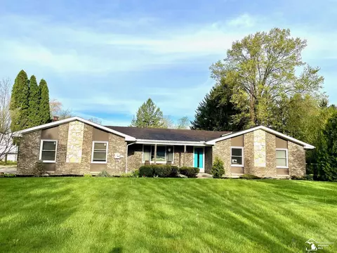 Exterior - 9601 Crabb, Temperance, MI 48182 photo 5 of 8