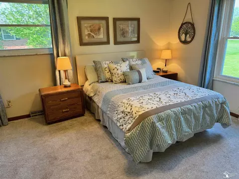 Bedroom - 9601 Crabb, Temperance, MI 48182 photo 6 of 6