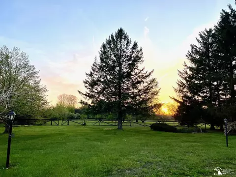 Exterior - 9601 Crabb, Temperance, MI 48182 photo 8 of 8
