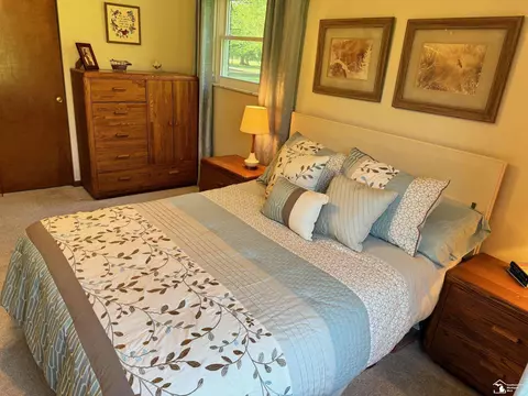 Bedroom - 9601 Crabb, Temperance, MI 48182 photo 5 of 6