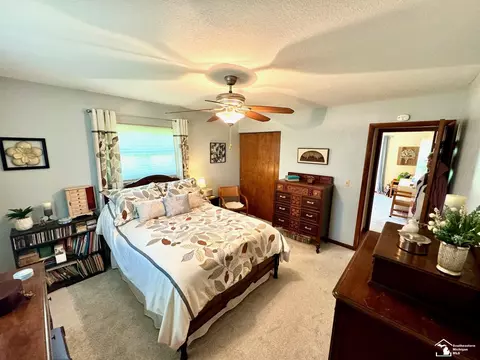 Bedroom - 9601 Crabb, Temperance, MI 48182 photo 3 of 6