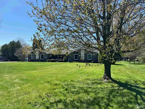 Exterior - 9601 Crabb, Temperance, MI 48182 photo 6 of 8