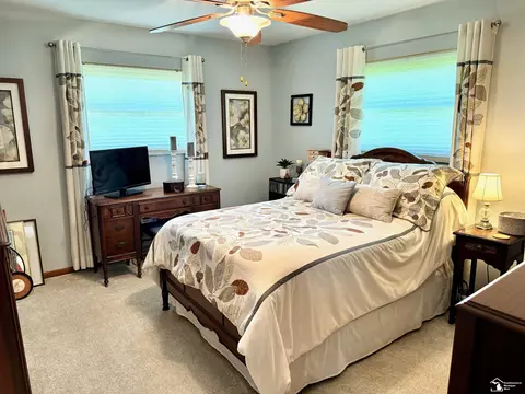 Bedroom - 9601 Crabb, Temperance, MI 48182 photo 1 of 6