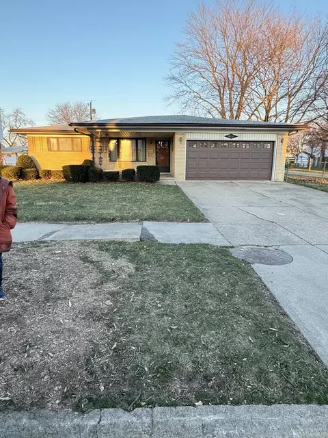30351 Gruenburg, Warren, MI 48092