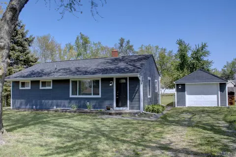 4151 Haviland Dr, Adrian, MI 49221