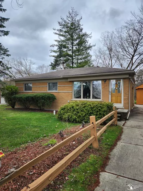 15565 Inkster, Livonia, MI 48154