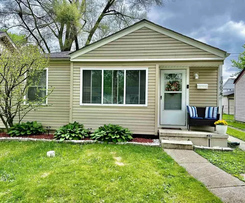 1962 Wrenson St, Ferndale, MI 48220