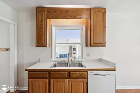 Kitchen - 405 E Hl, Davison, MI 48423 photo 4 of 4