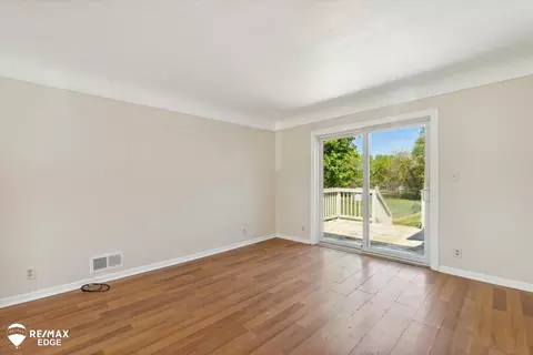 Living - 405 E Hl, Davison, MI 48423 photo 2 of 3