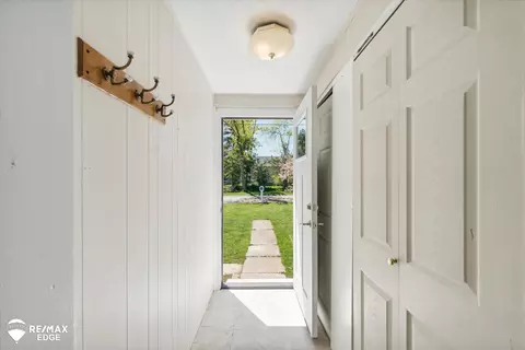 Entry Way - 405 E Hl, Davison, MI 48423 photo 1 of 1