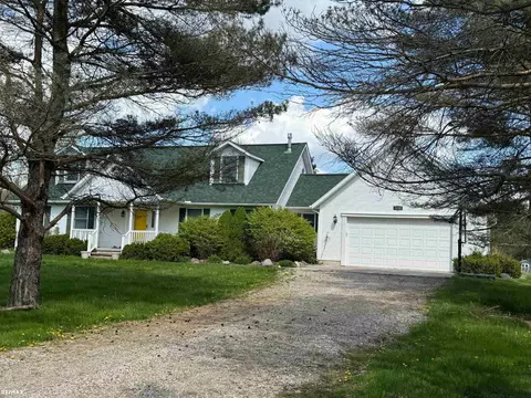 5600 Cribbins, Clyde, MI 48049