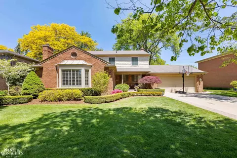 754 N Brys, Grosse Pointe Woods, MI 48236
