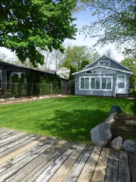 946 N Long Lk, Lake Orion, MI 48362