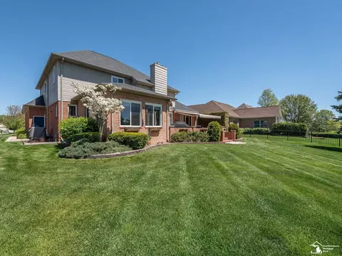 Exterior - 779 Saint James Park, Monroe, MI 48161 photo 8 of 10