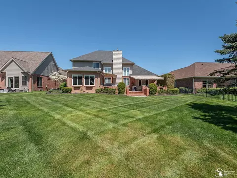 Exterior - 779 Saint James Park, Monroe, MI 48161 photo 7 of 10