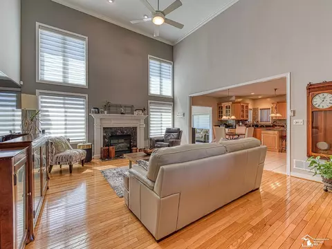 Living - 779 Saint James Park, Monroe, MI 48161 photo 5 of 6