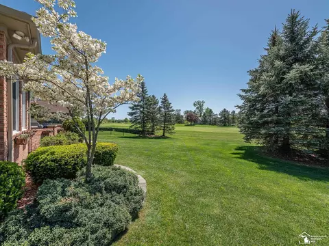Exterior - 779 Saint James Park, Monroe, MI 48161 photo 9 of 10