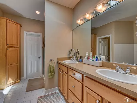 Bath - 779 Saint James Park, Monroe, MI 48161 photo 1 of 5
