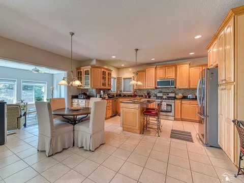 Kitchen - 779 Saint James Park, Monroe, MI 48161 photo 2 of 4