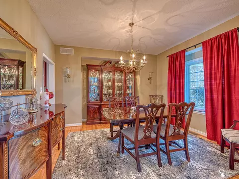 Dining - 779 Saint James Park, Monroe, MI 48161 photo 2 of 3