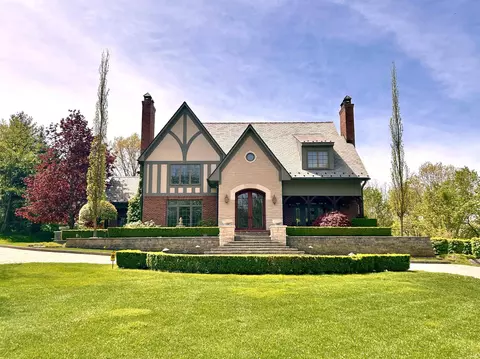 1055 W Gunn, Oakland Township, MI 48306