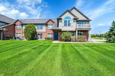 32998 Redstone, New Baltimore, MI 48047