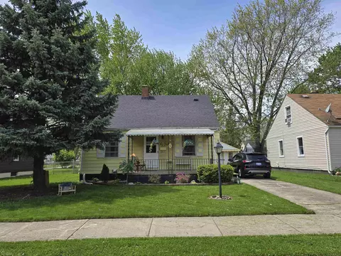 22415 Tuscany, Eastpointe, MI 48021