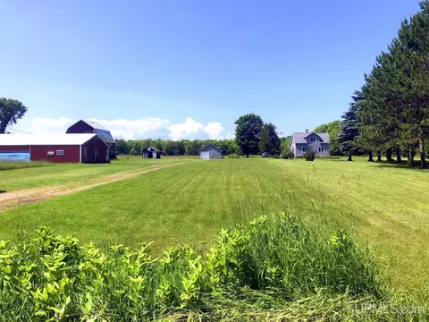 390 Lawson, Skandia, MI 49885