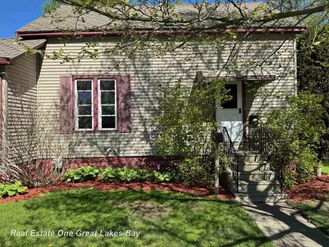 208 W Thomas, Bay City, MI 48706