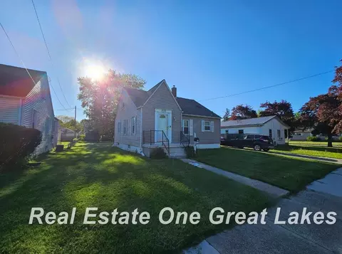 1733 N Clinton, Saginaw, MI 48602