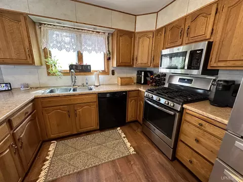 Kitchen - 6 Birch, Ishpeming, MI 49849 photo 3 of 3