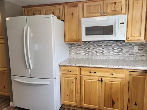 Kitchen - 851 E Hickory, Beaverton, MI 48612 photo 4 of 7