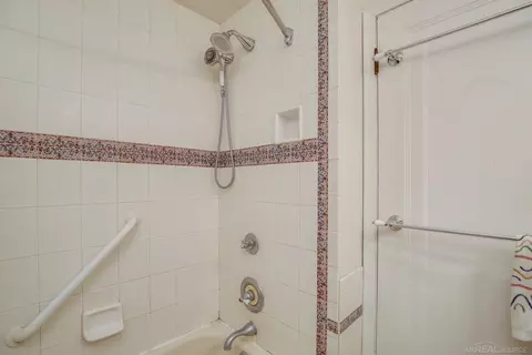 271 Mount Vernon, Grosse Pointe Farms, MI 48236 photo 22
