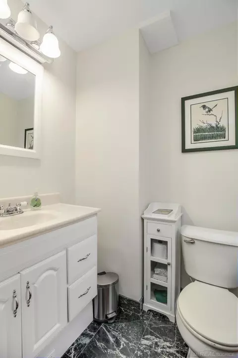 271 Mount Vernon, Grosse Pointe Farms, MI 48236 photo 17